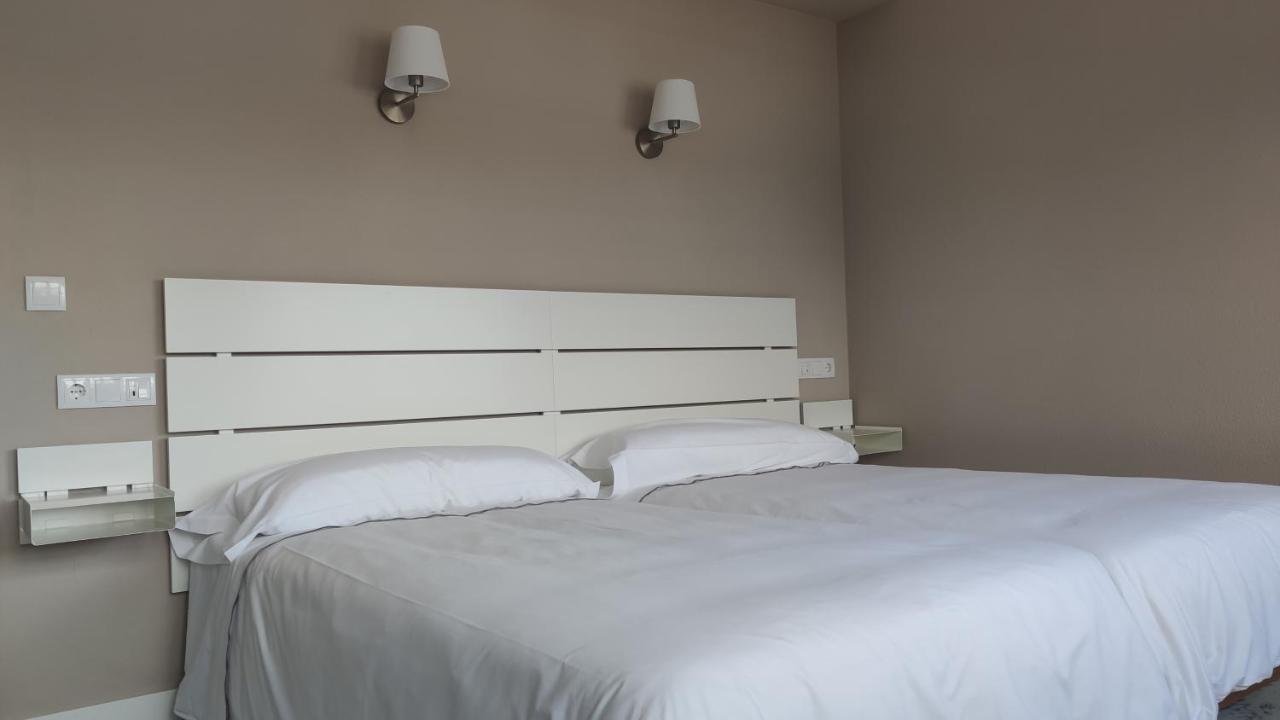 Hotel Roman Naveces المظهر الخارجي الصورة